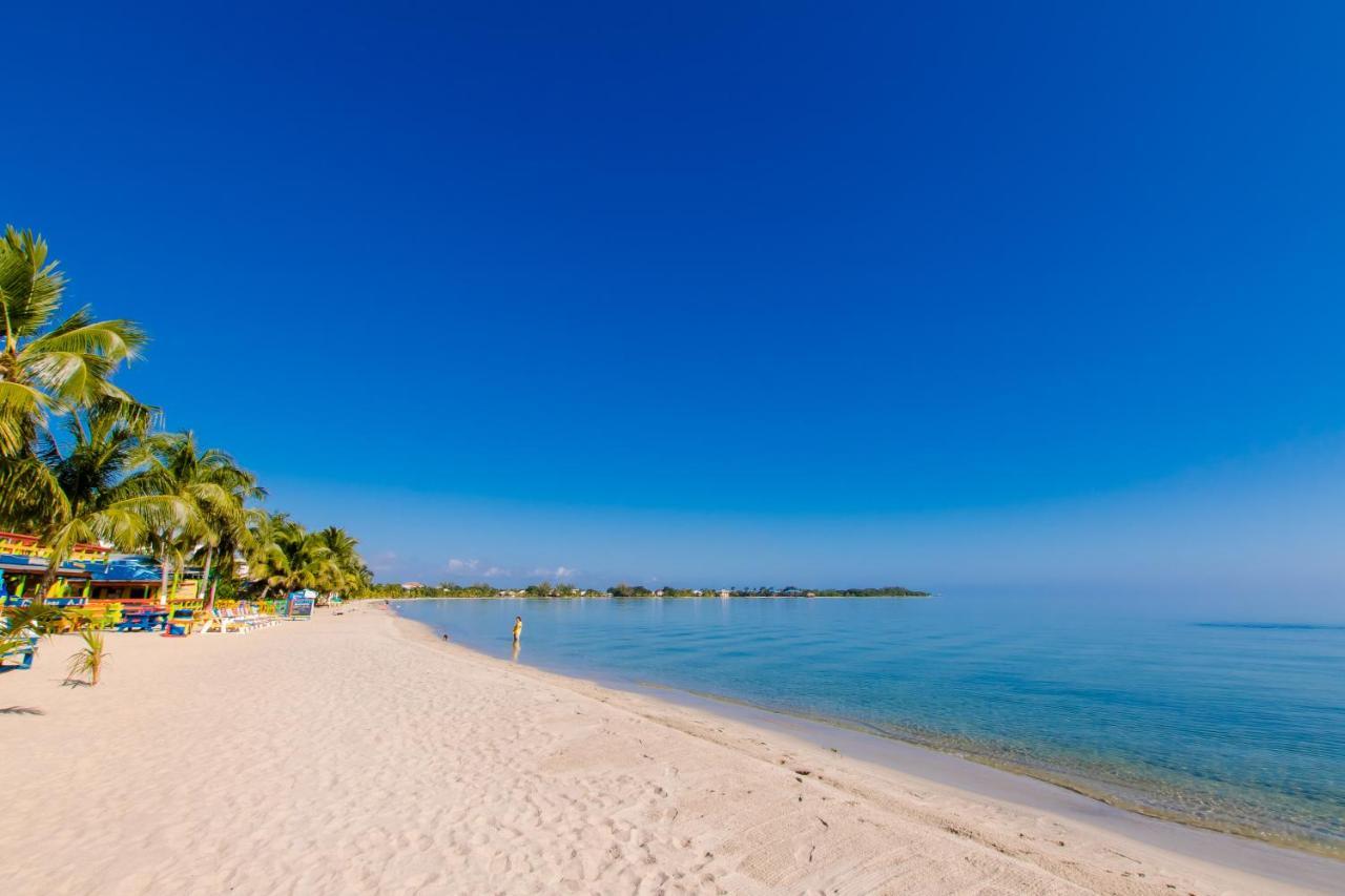 Апартаменти Khalkob'S Estate Placencia Екстер'єр фото